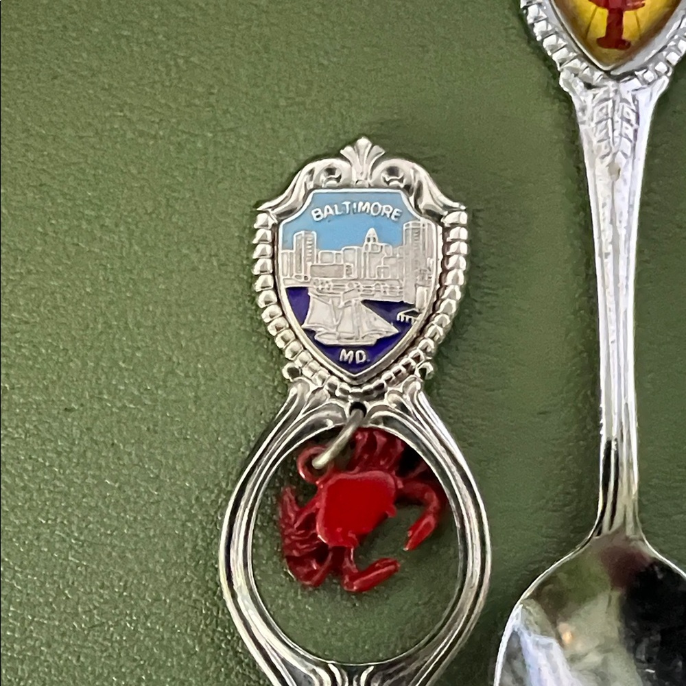 Collectable Spoon Lot of 15 - Vintage to Modern! - Picture 14 of 16